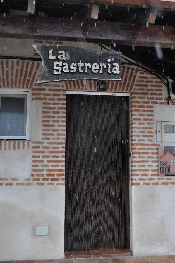Casa Rural La Sastreria De Adanero Екстериор снимка